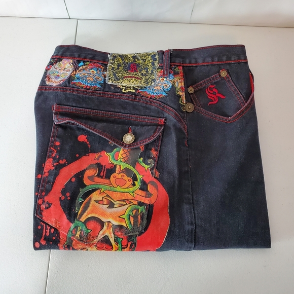 *SOLD* KANJI Paint & Embroidered Skull Jean Shorts - Picture 8 of 11